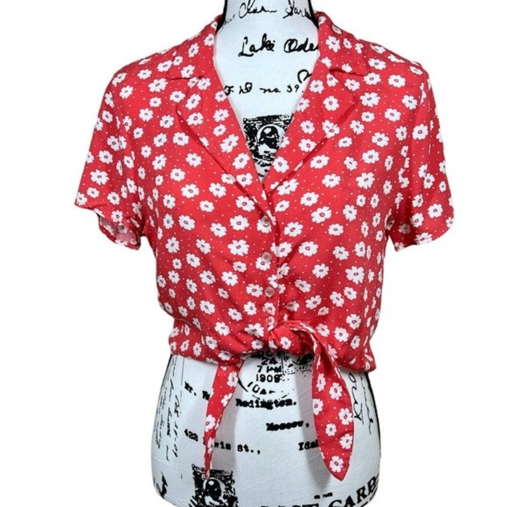 Forever 21 red crop top women floral button up short sleeve size M